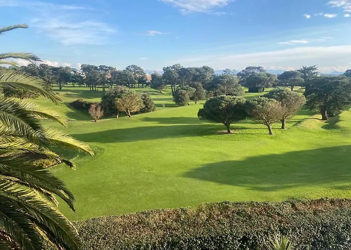 Renoves Vue Golf アパート *